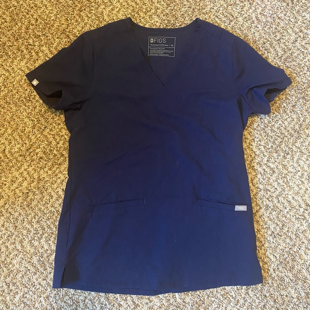 Figs three pocket scrub top